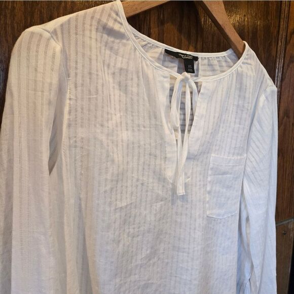Simply Vera Wang Ivory Long Sleeve Tie Front Blouse with Floral Accents. XSMALL - Picture 2 of 10